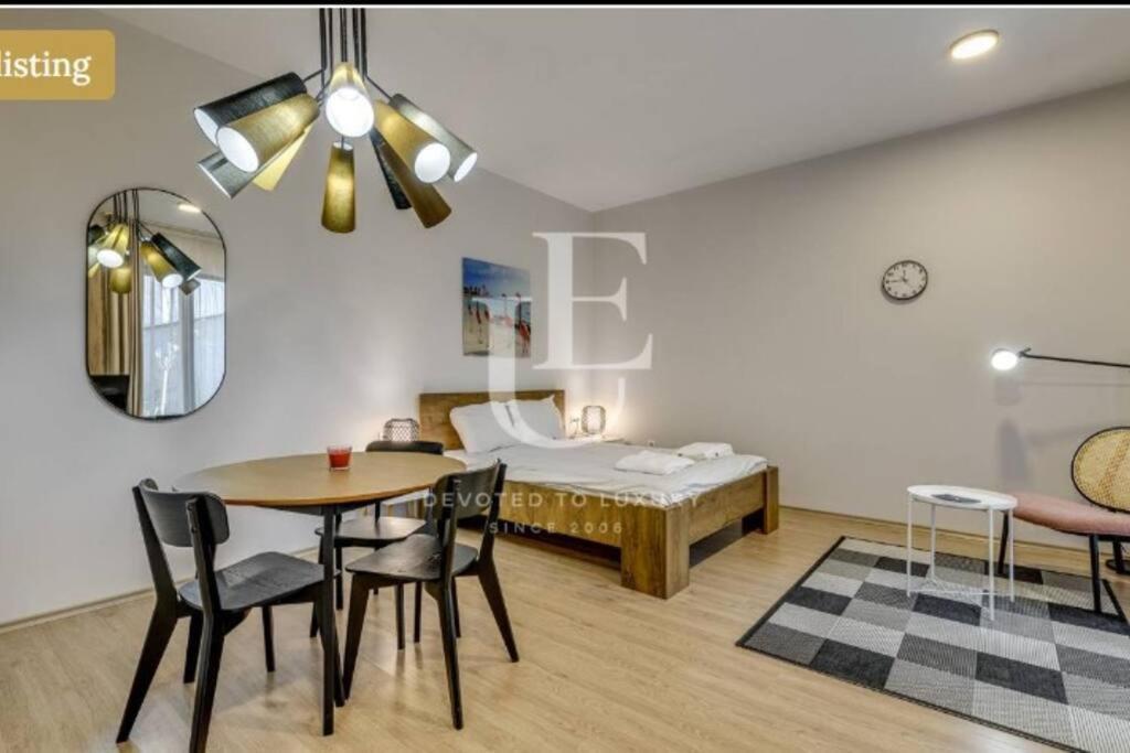 Apartament Geneva: A Charming Patio With Private Parking! Sofia