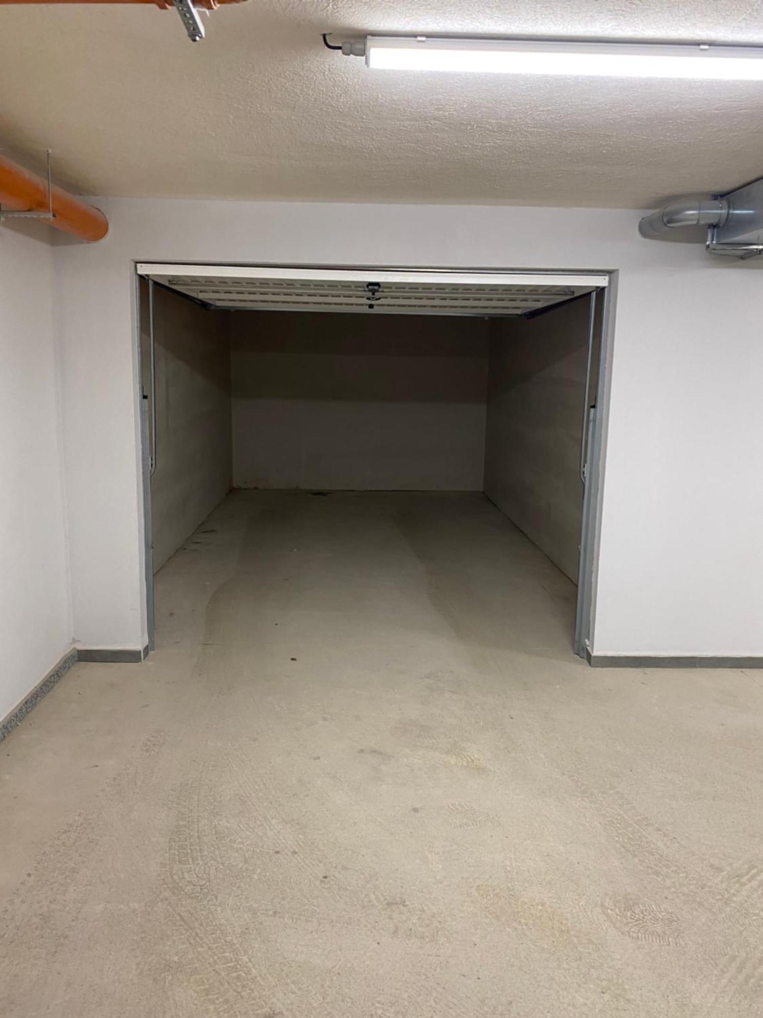 Geneva: A Charming Patio With Private Parking! Sofia